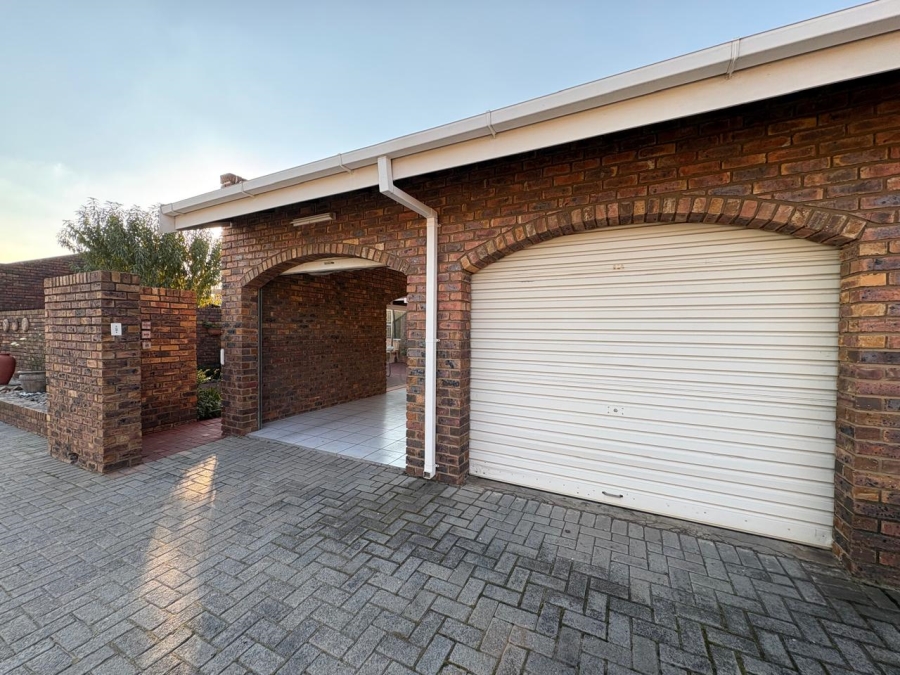 3 Bedroom Property for Sale in Three Rivers Gauteng