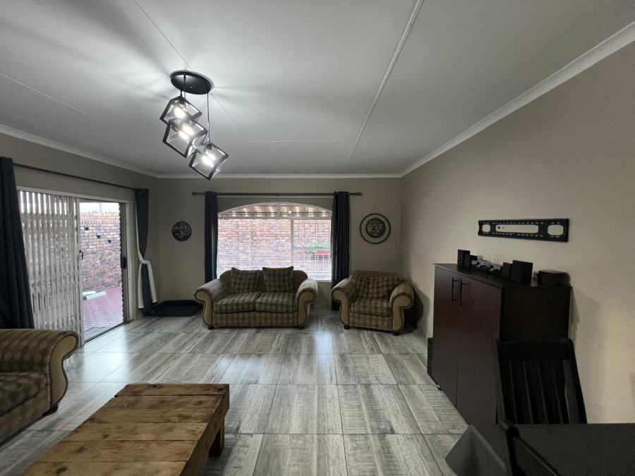 3 Bedroom Property for Sale in Three Rivers Gauteng