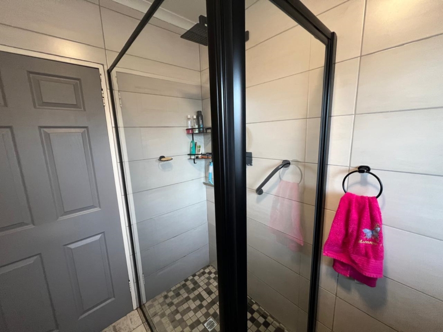 3 Bedroom Property for Sale in Three Rivers Gauteng