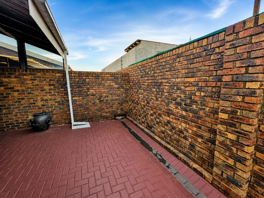 3 Bedroom Property for Sale in Three Rivers Gauteng