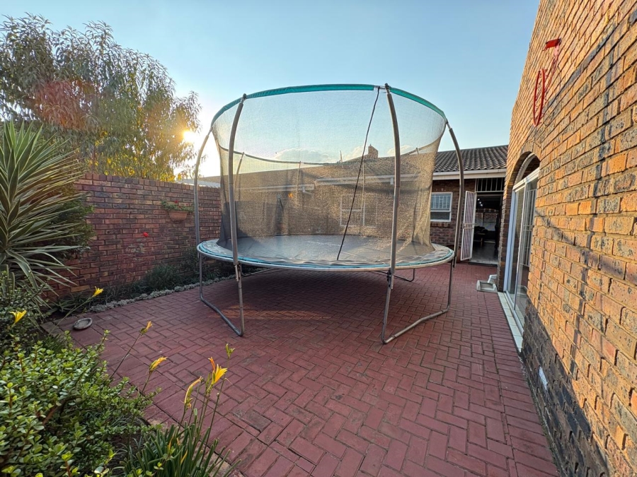 3 Bedroom Property for Sale in Three Rivers Gauteng