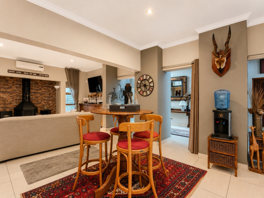 4 Bedroom Property for Sale in Three Rivers Proper Gauteng