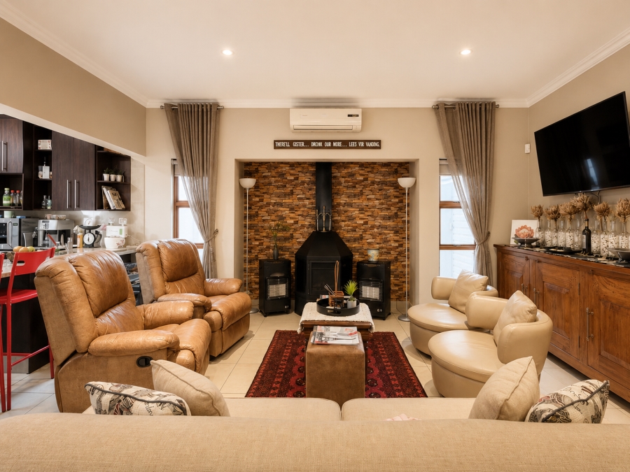 4 Bedroom Property for Sale in Three Rivers Proper Gauteng