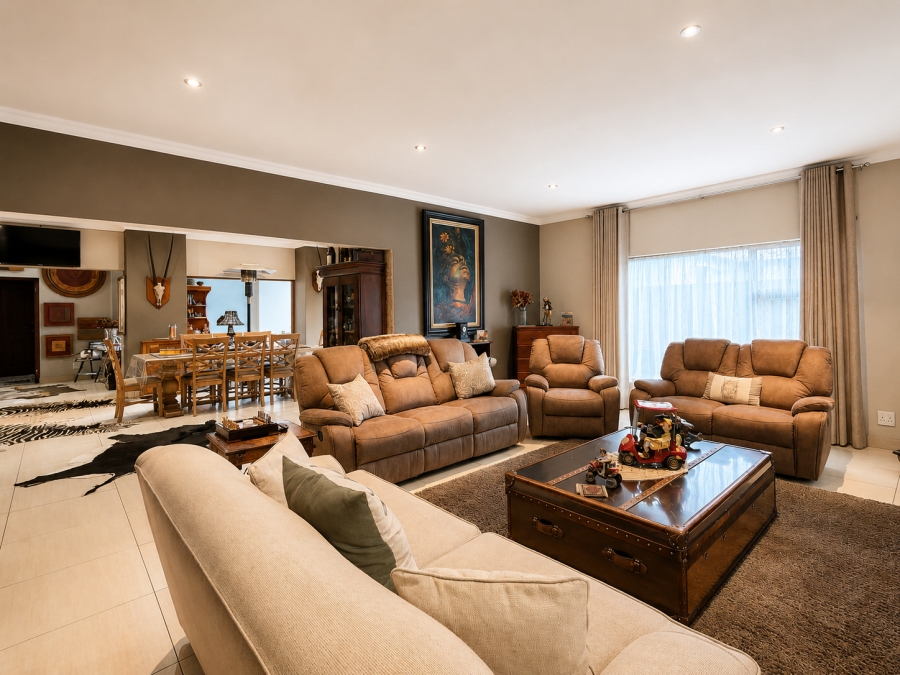 4 Bedroom Property for Sale in Three Rivers Proper Gauteng