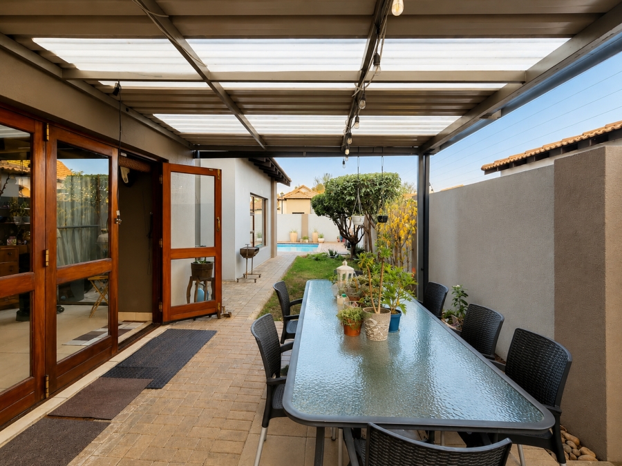 4 Bedroom Property for Sale in Three Rivers Proper Gauteng