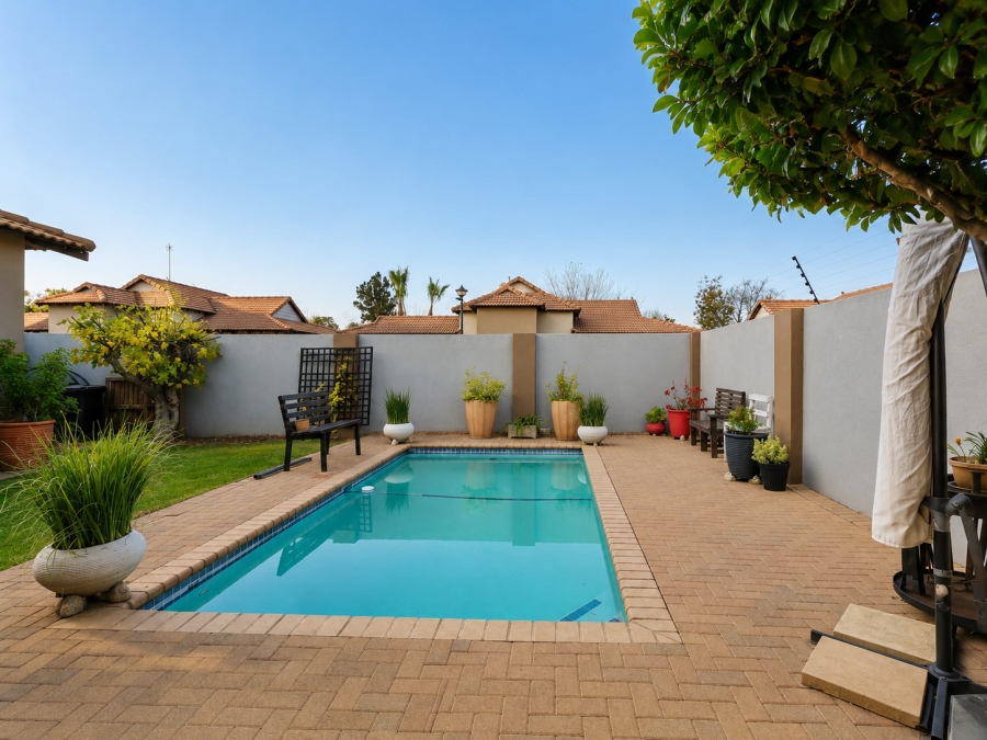 4 Bedroom Property for Sale in Three Rivers Proper Gauteng