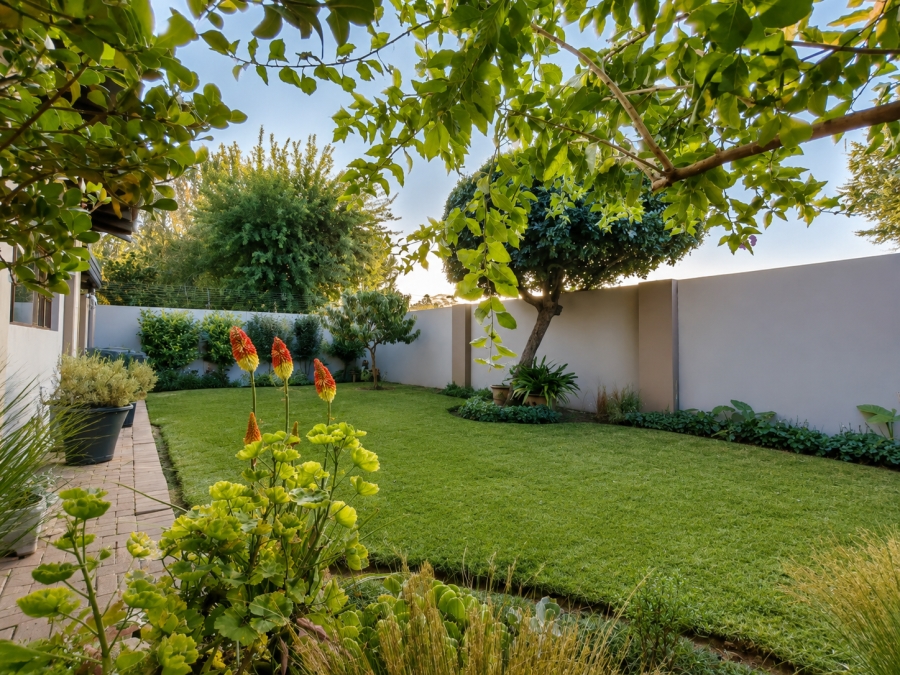 4 Bedroom Property for Sale in Three Rivers Proper Gauteng