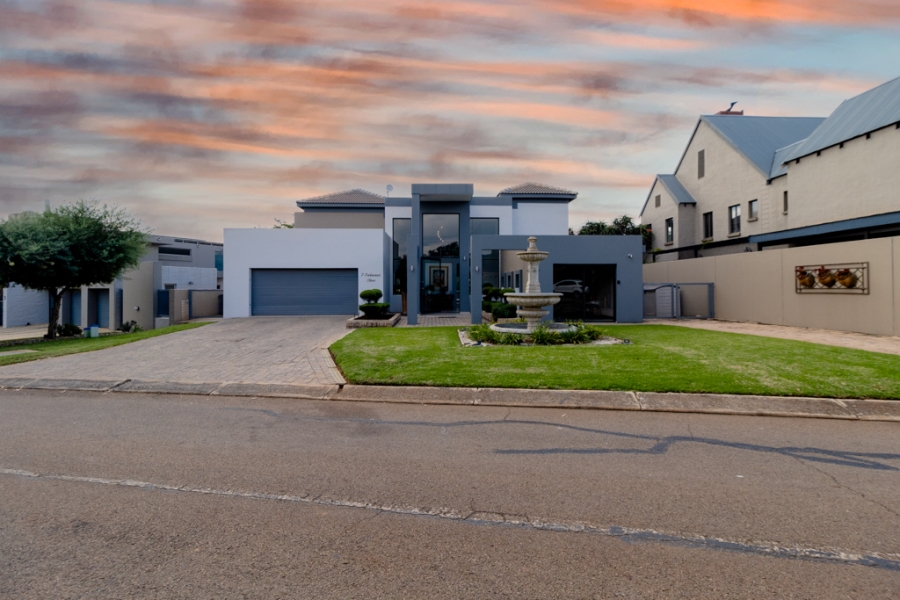 To Let 4 Bedroom Property for Rent in Silver Lakes Gauteng