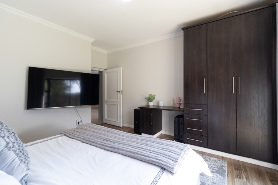 To Let 4 Bedroom Property for Rent in Silver Lakes Gauteng