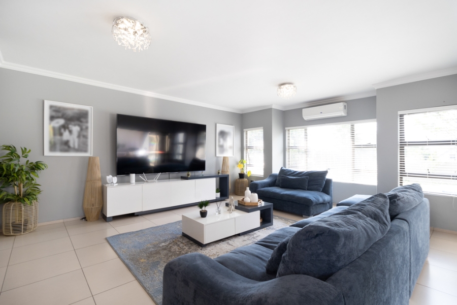 To Let 4 Bedroom Property for Rent in Silver Lakes Gauteng