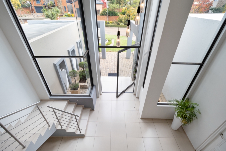 To Let 4 Bedroom Property for Rent in Silver Lakes Gauteng