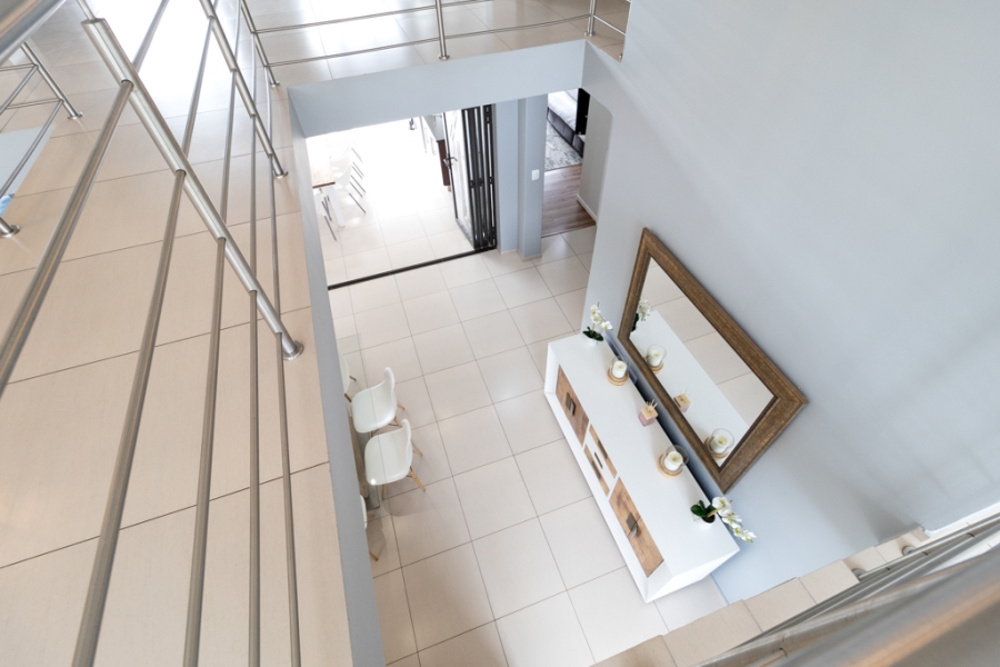 To Let 4 Bedroom Property for Rent in Silver Lakes Gauteng