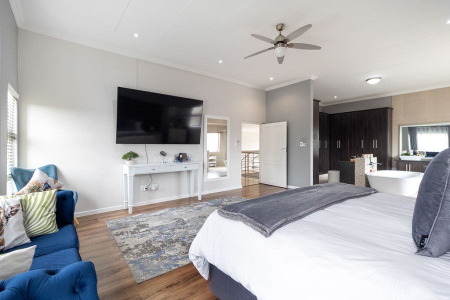 To Let 4 Bedroom Property for Rent in Silver Lakes Gauteng