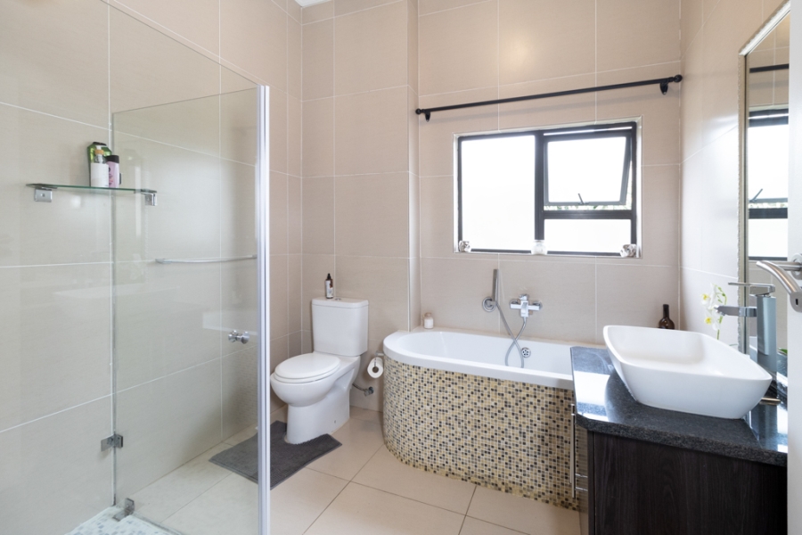 To Let 4 Bedroom Property for Rent in Silver Lakes Gauteng