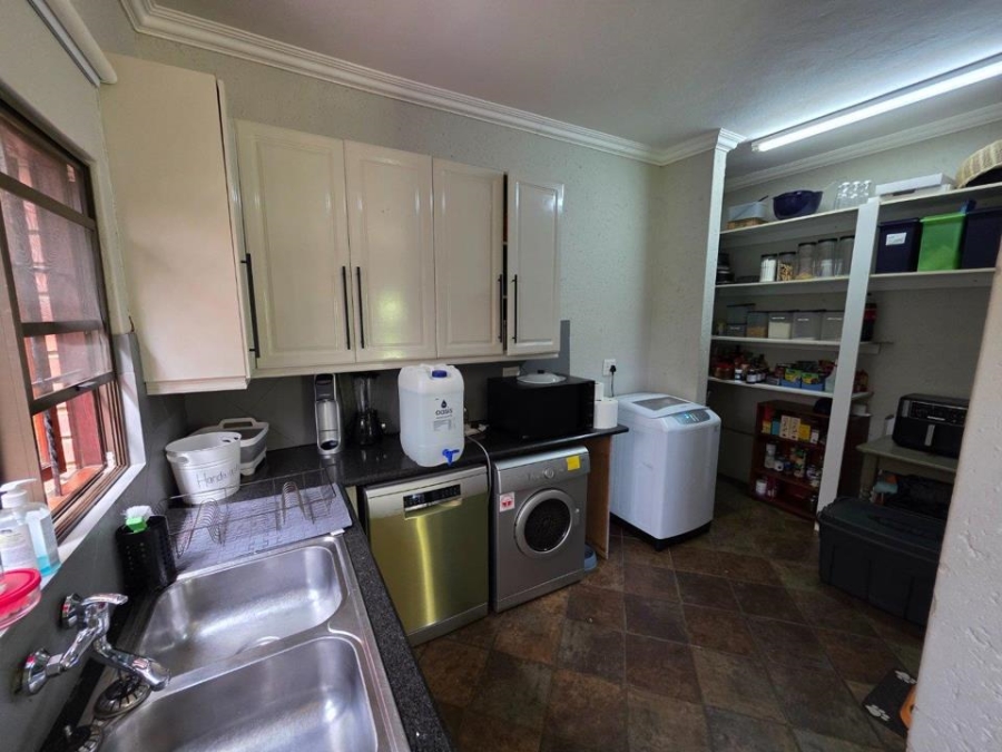 3 Bedroom Property for Sale in Leeuwfontein Gauteng