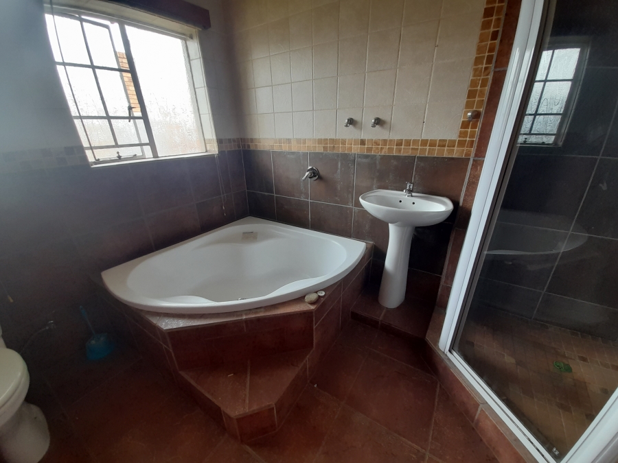 4 Bedroom Property for Sale in Vanderbijlpark CE 2 Gauteng