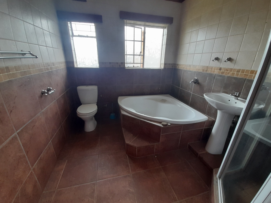 4 Bedroom Property for Sale in Vanderbijlpark CE 2 Gauteng