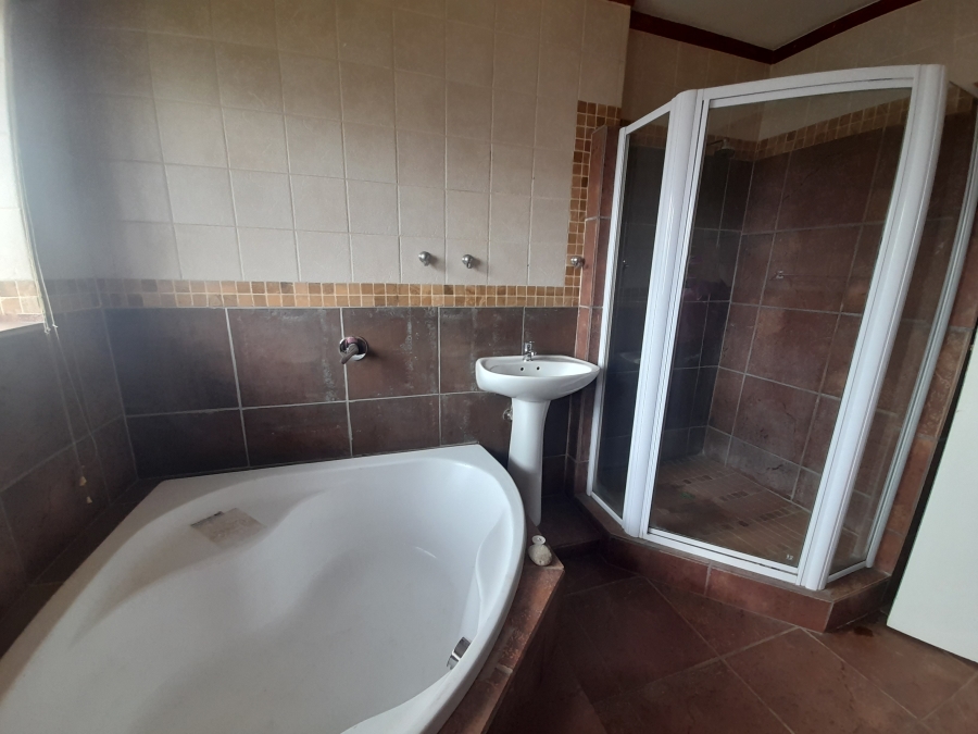 4 Bedroom Property for Sale in Vanderbijlpark CE 2 Gauteng
