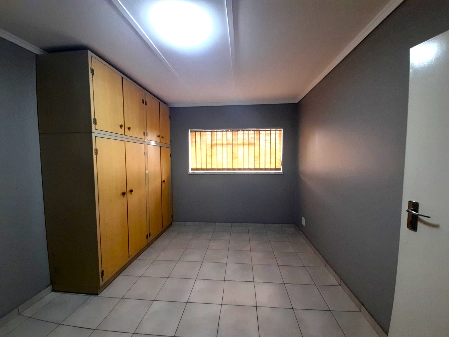 4 Bedroom Property for Sale in Vanderbijlpark CE 2 Gauteng