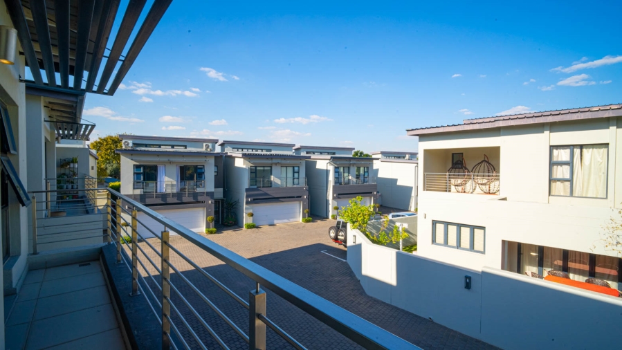 3 Bedroom Property for Sale in Lonehill Gauteng
