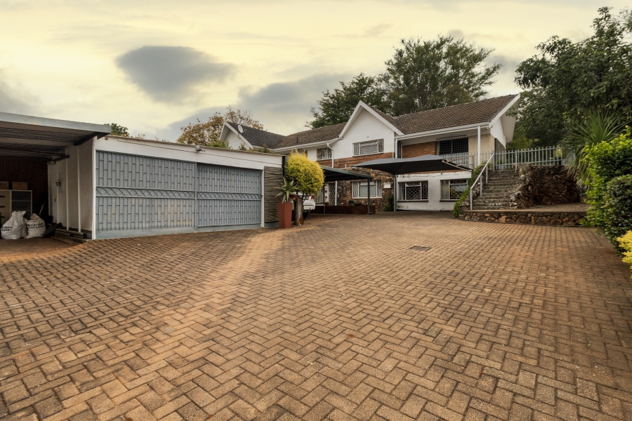 6 Bedroom Property for Sale in Wonderboom South Gauteng