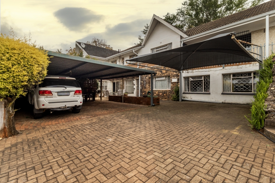 6 Bedroom Property for Sale in Wonderboom South Gauteng