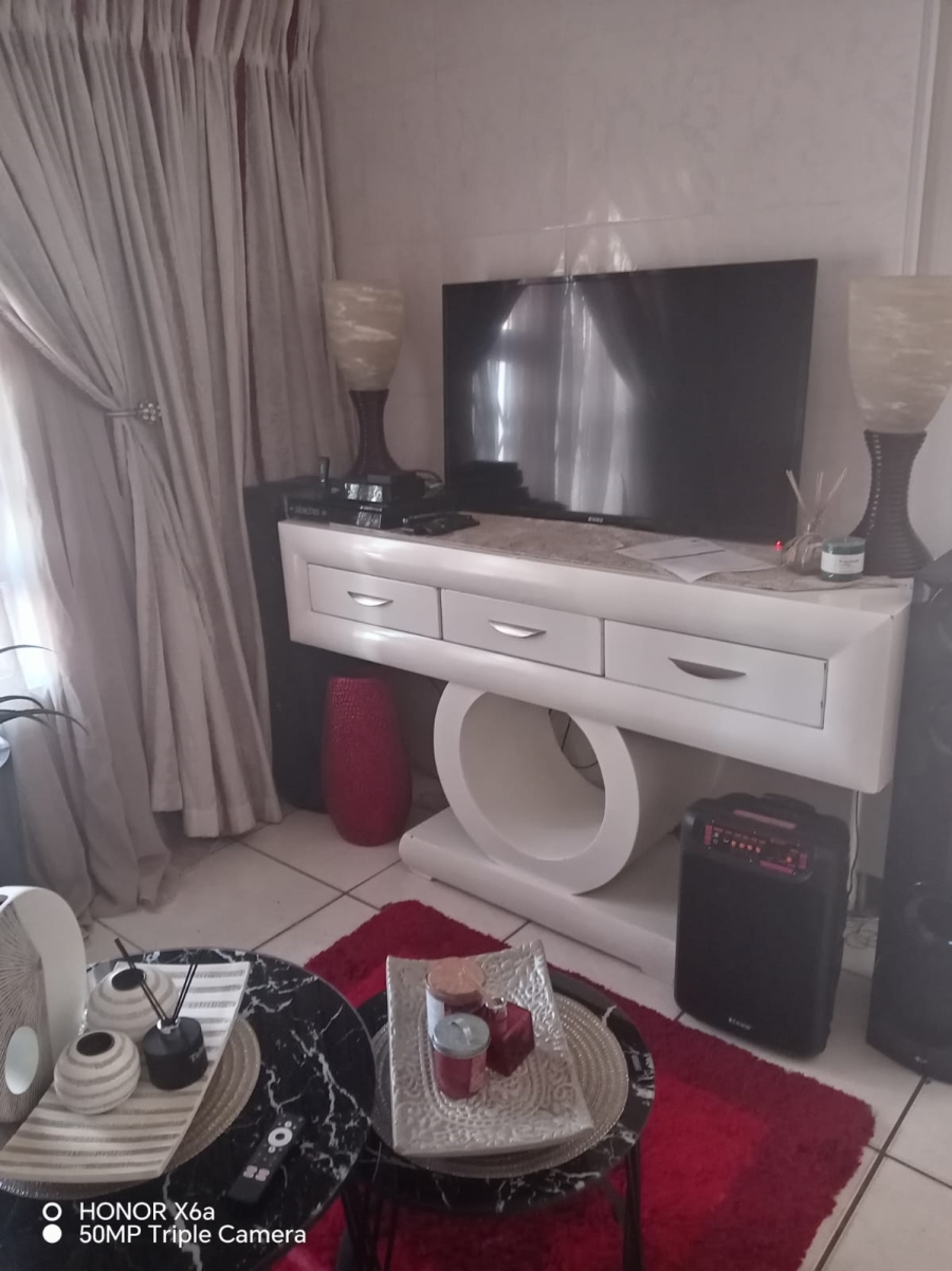 3 Bedroom Property for Sale in Mahube Valley Gauteng