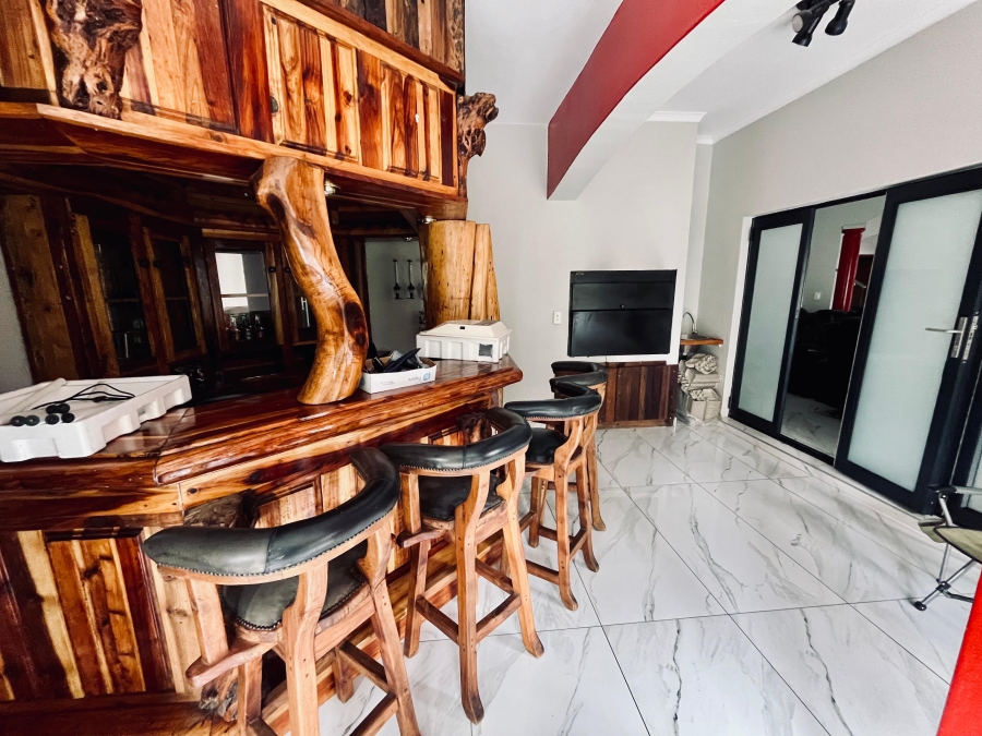 5 Bedroom Property for Sale in Van Riebeeck Park Gauteng