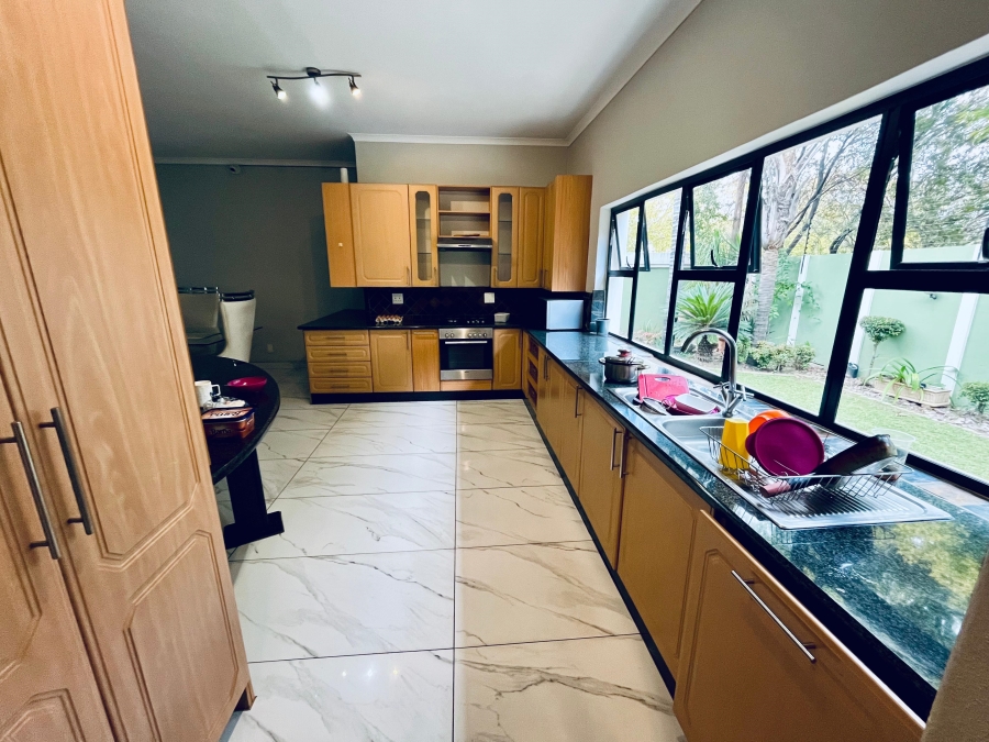 5 Bedroom Property for Sale in Van Riebeeck Park Gauteng