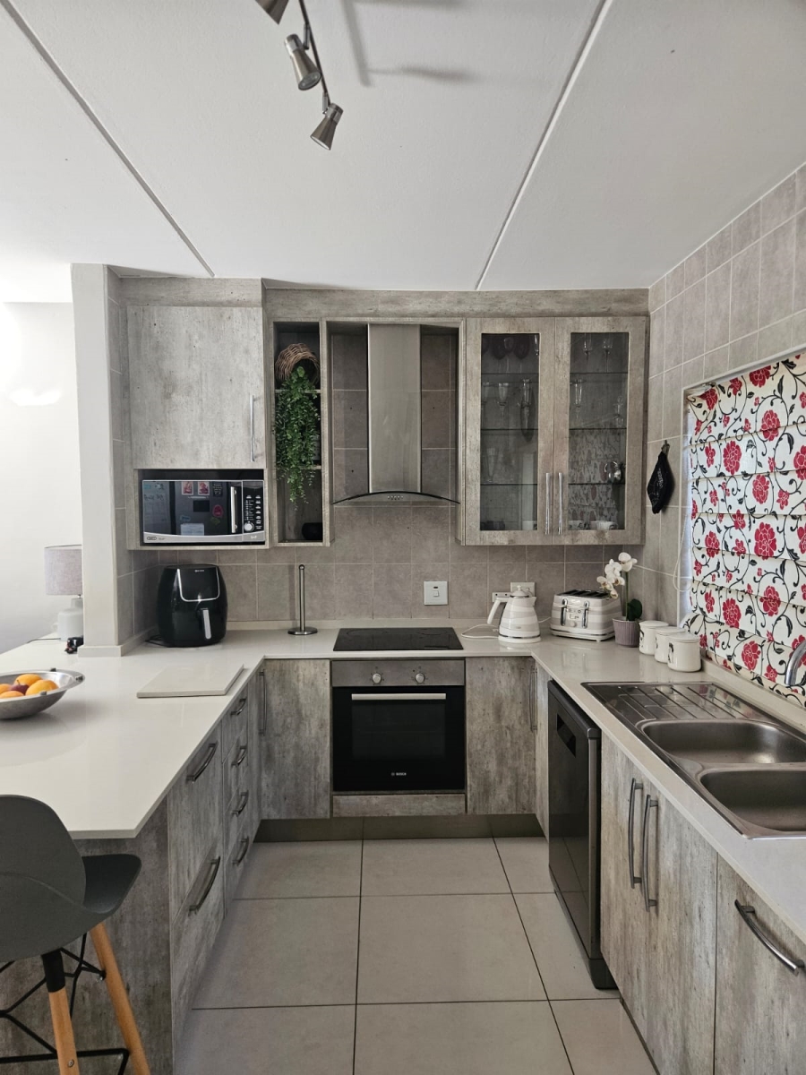 3 Bedroom Property for Sale in Sundowner Gauteng