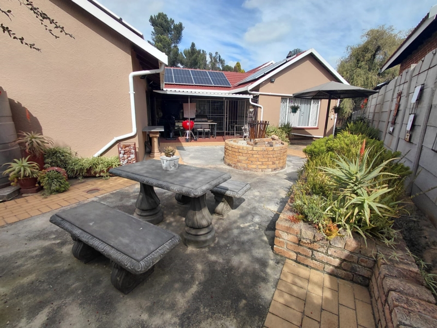 3 Bedroom Property for Sale in Sunair Park Gauteng