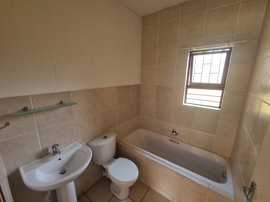3 Bedroom Property for Sale in Amorosa Gauteng
