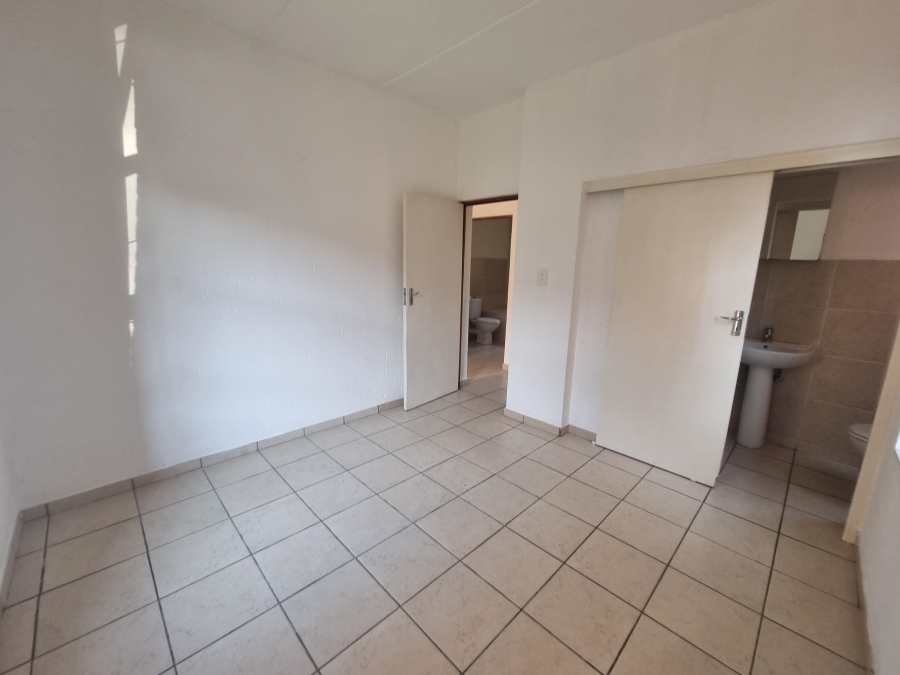 3 Bedroom Property for Sale in Amorosa Gauteng