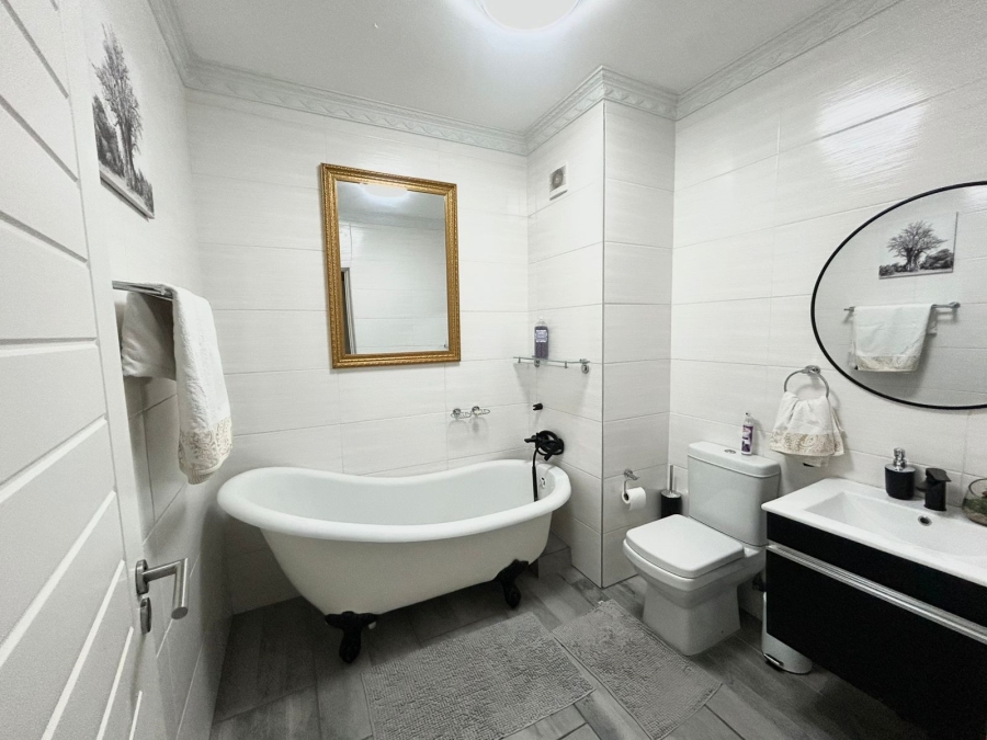 2 Bedroom Property for Sale in Honeydew Gauteng