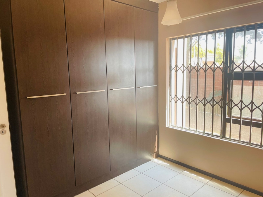 2 Bedroom Property for Sale in North Riding Gauteng