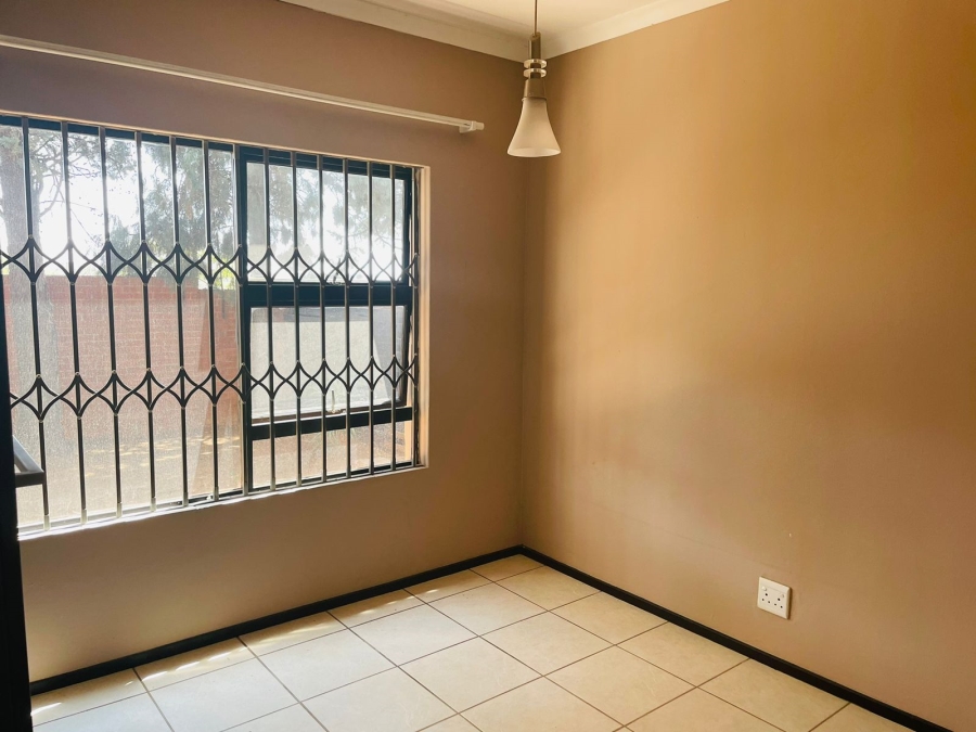 2 Bedroom Property for Sale in North Riding Gauteng