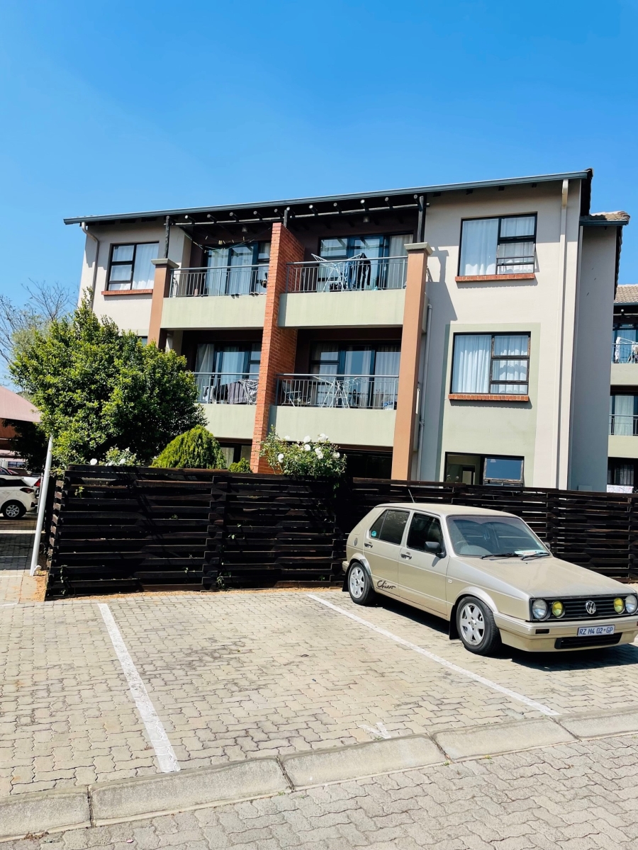 2 Bedroom Property for Sale in North Riding Gauteng
