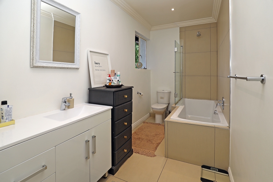 To Let 2 Bedroom Property for Rent in Craighall Park Gauteng