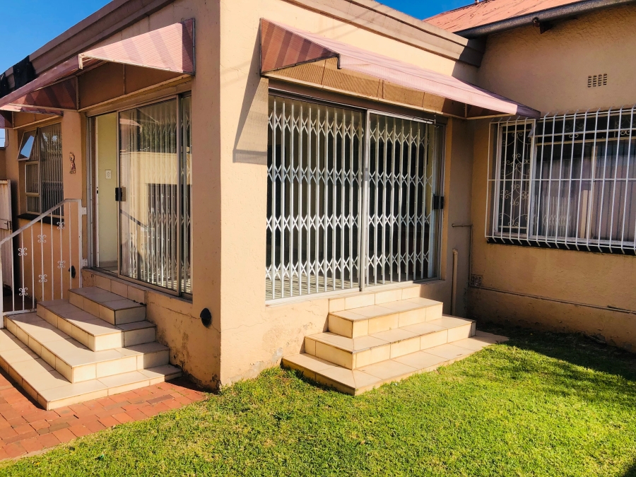 6 Bedroom Property for Sale in Primrose Hill Gauteng