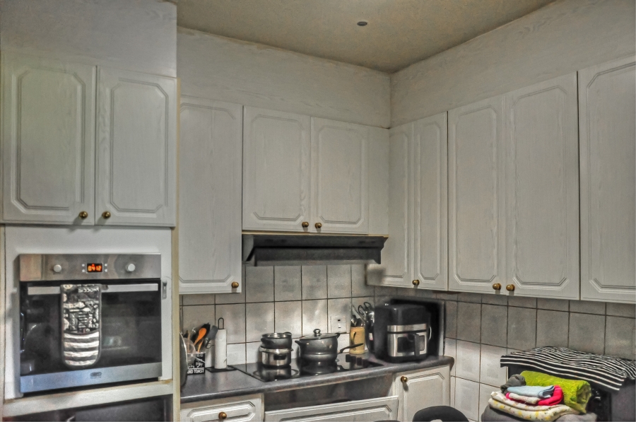 6 Bedroom Property for Sale in Primrose Hill Gauteng