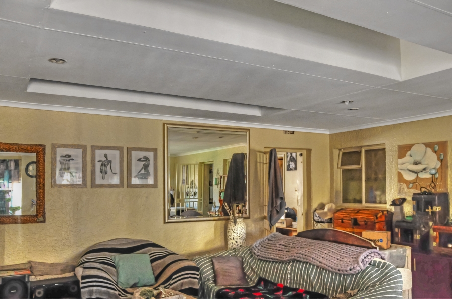 6 Bedroom Property for Sale in Primrose Hill Gauteng