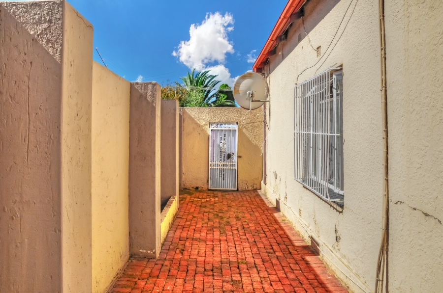 6 Bedroom Property for Sale in Primrose Hill Gauteng