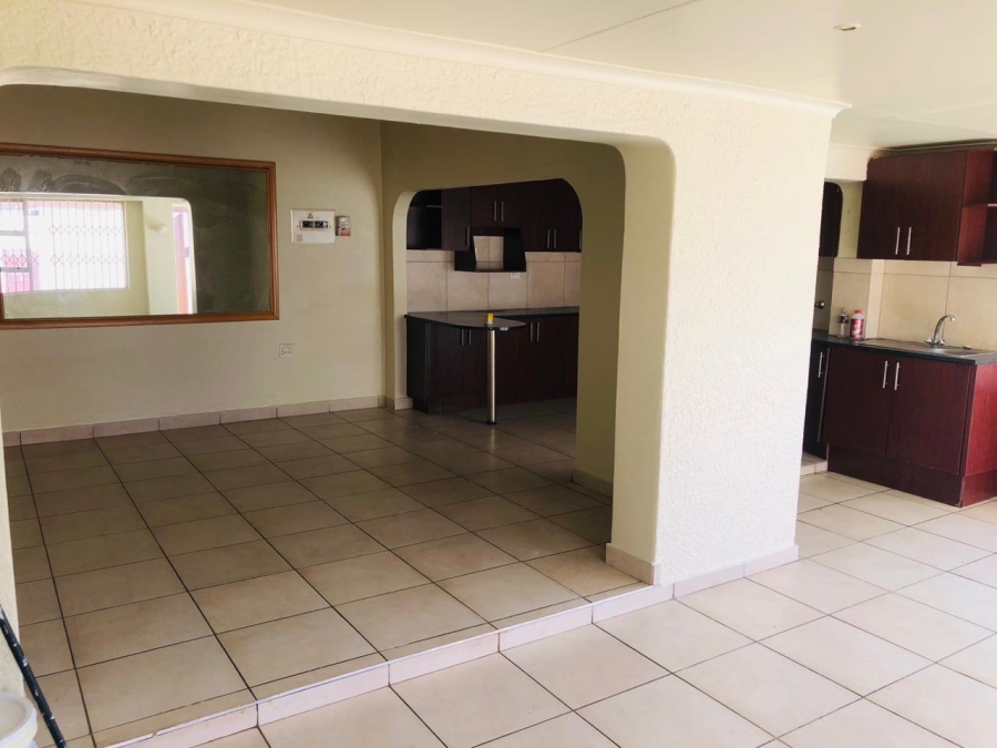 6 Bedroom Property for Sale in Primrose Hill Gauteng