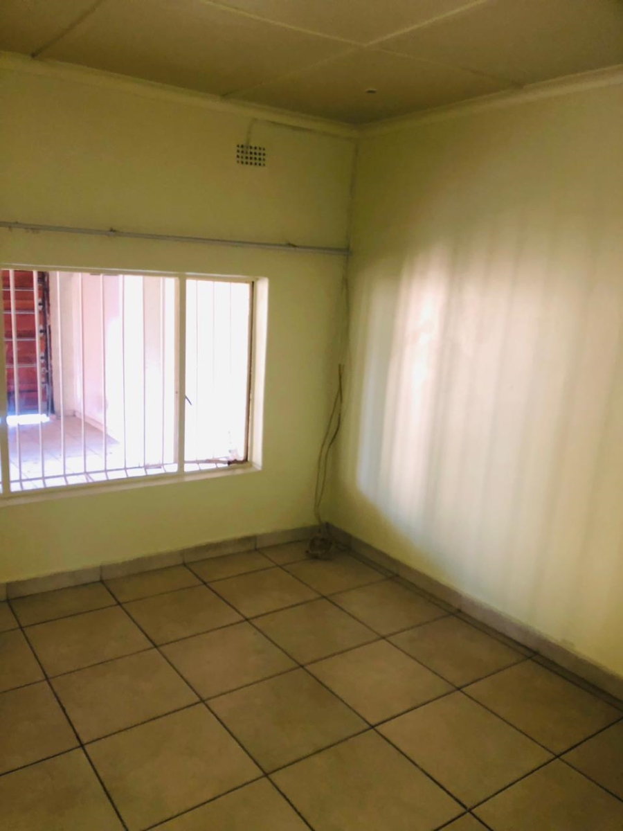 6 Bedroom Property for Sale in Primrose Hill Gauteng