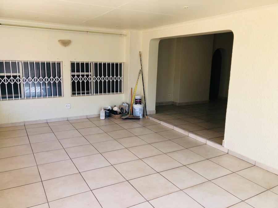 6 Bedroom Property for Sale in Primrose Hill Gauteng
