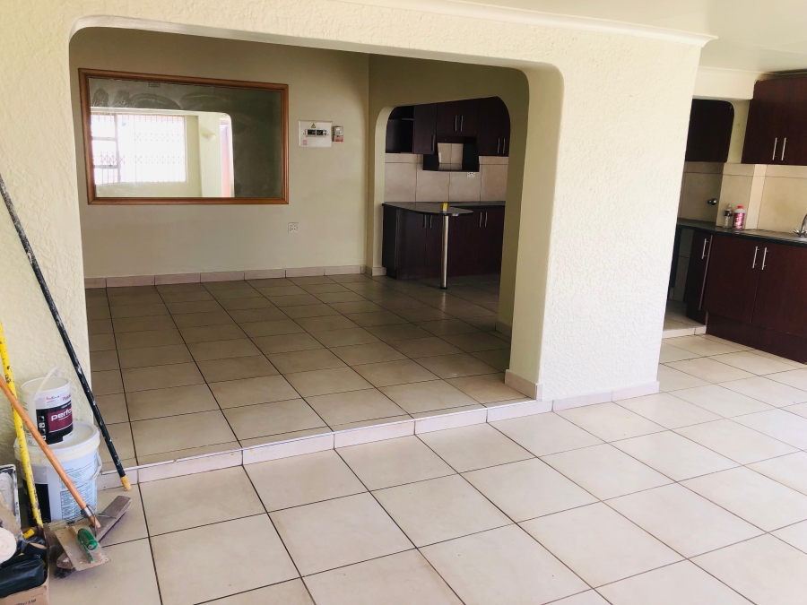 6 Bedroom Property for Sale in Primrose Hill Gauteng