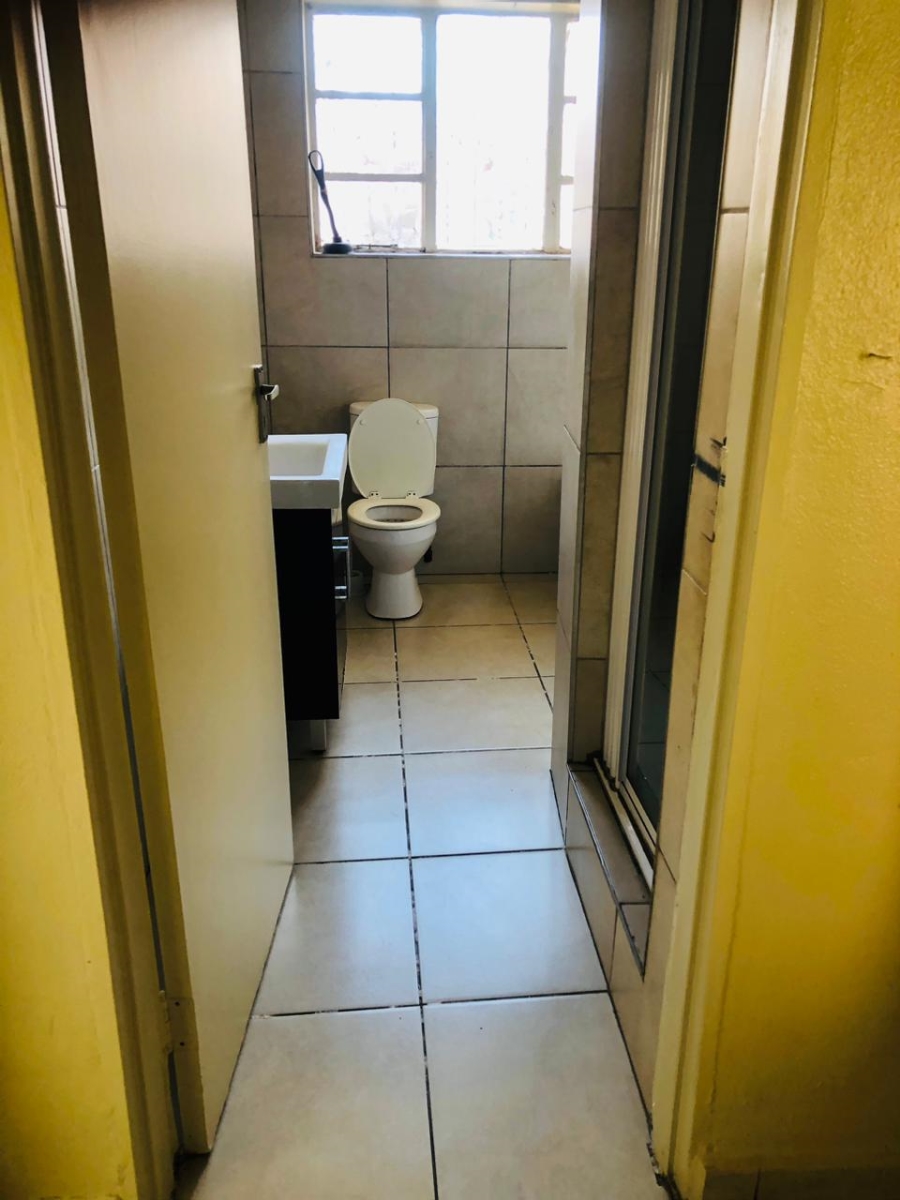 6 Bedroom Property for Sale in Primrose Hill Gauteng