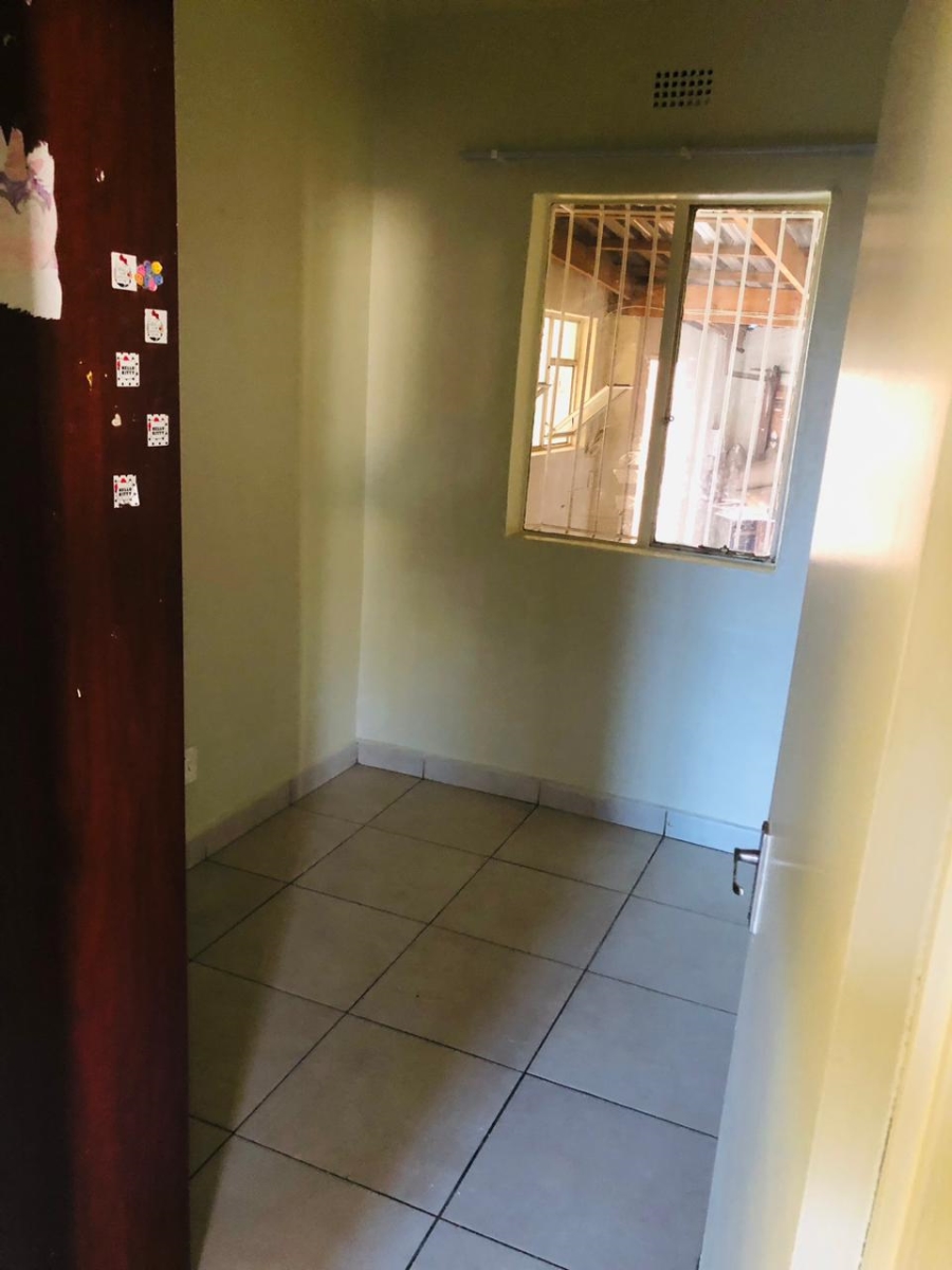 6 Bedroom Property for Sale in Primrose Hill Gauteng