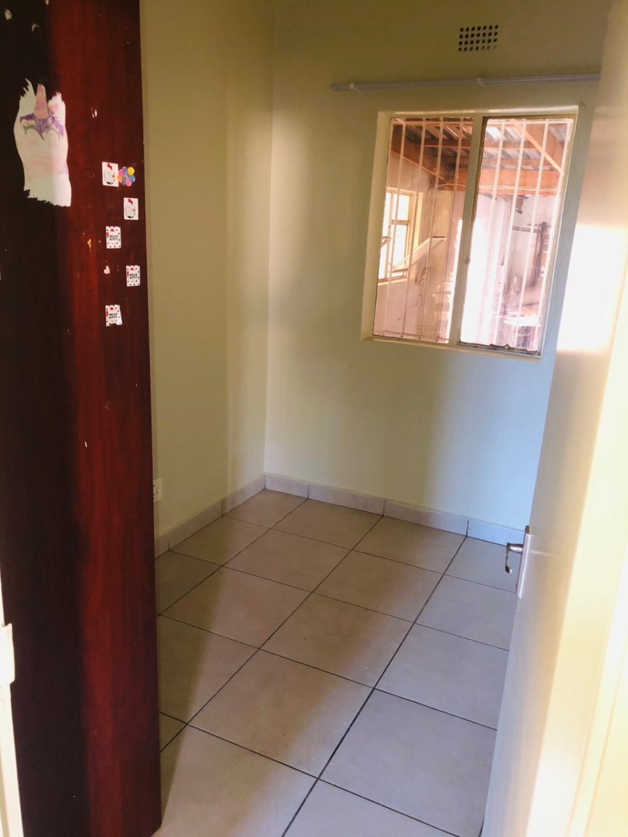 6 Bedroom Property for Sale in Primrose Hill Gauteng