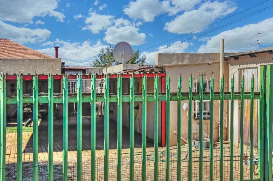 6 Bedroom Property for Sale in Primrose Hill Gauteng